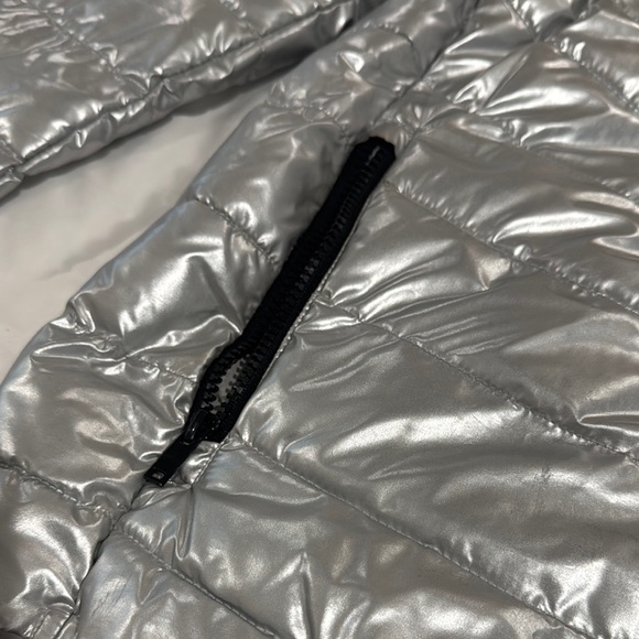 Gap Silver Metallic Puffer Jacket - Picture 3 of 8